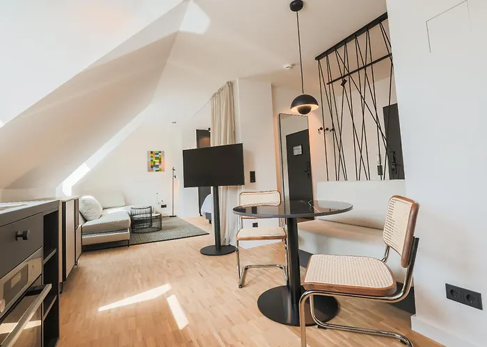 Bob W Munich Schwabing